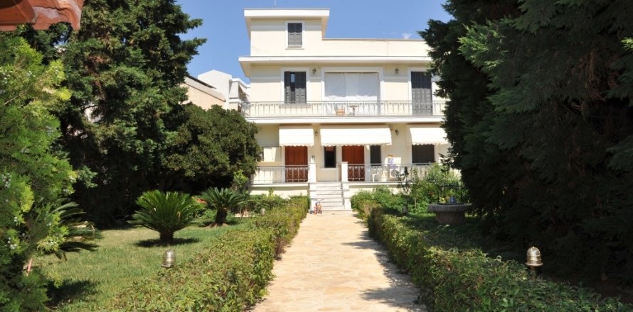 4 dormitorios Villa en Loutraki, Greece No. 57376