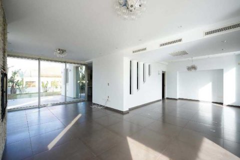 4 bedrooms Villa in Tseri, Cyprus No. 74873 7