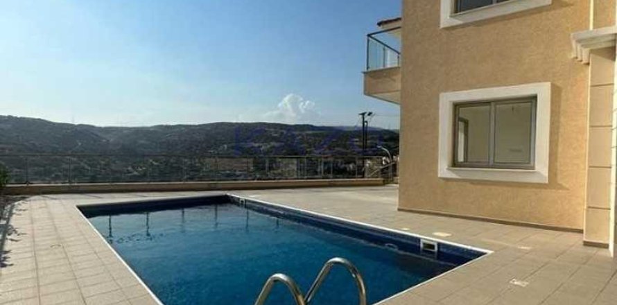 5 bedrooms Villa in Agios Tychonas, Cyprus No. 74876