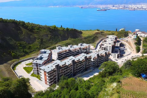 5+1 Apartment en Golcuk, Turkey No. 14243 1