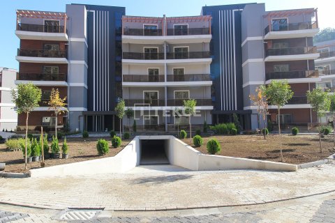 5+1 Apartment en Golcuk, Turkey No. 14243 4