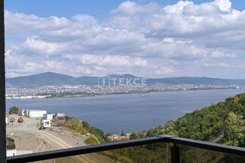 5+1 Apartment en Golcuk, Turkey No. 14243 26