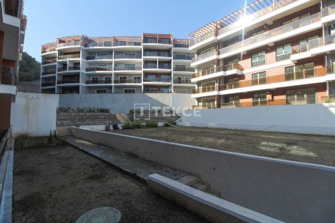 5+1 Appartement à Golcuk, Turkey No. 14243 11