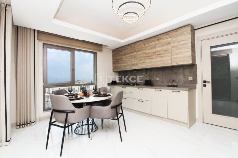 5+1 Apartment en Golcuk, Turkey No. 14243 22