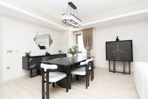 5+1 Apartment in Golcuk, Turkey No. 14243 19