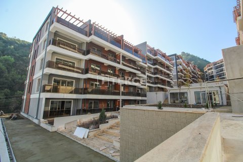 5+1 Appartement à Golcuk, Turkey No. 14243 10