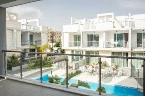 2 dormitorios House en Germasogeia, Cyprus No. 74465 3