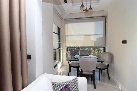 2+1 Apartment en Mezitli, Turkey No. 75532 4