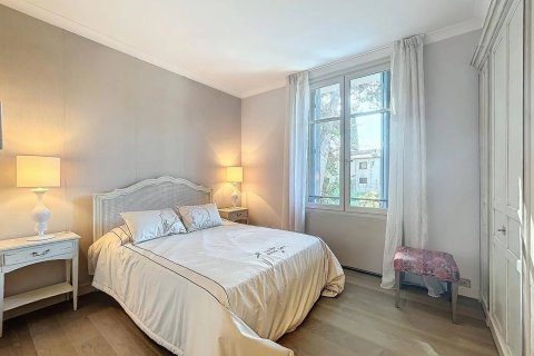 3 dormitorios Apartment en Antibes, France No. 75902 6