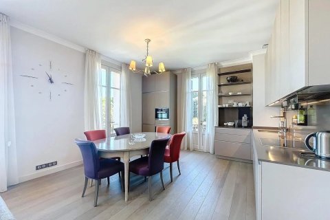 3 dormitorios Apartment en Antibes, France No. 75902 4