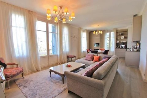 3 dormitorios Apartment en Antibes, France No. 75902 2