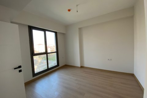 3+1 Apartment in Istanbul, Turkey No. 14883 8