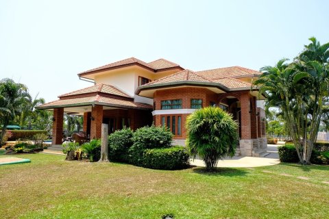 4 bedrooms House in Chiang Mai, Thailand No. 1353 1