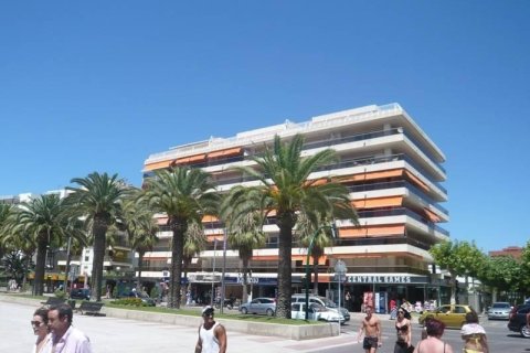 3 bedrooms Apartment in Salou, Spain No. 25191 3