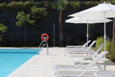 2 chambres Appartement à Benahavis, Spain No. 90646 4