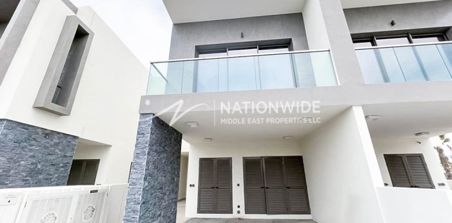 3 bedrooms Townhouse on the Yas Island, UAE No. 4421