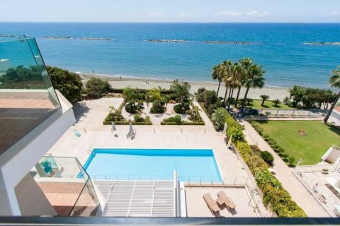 2 dormitorios Penthouse en Agios Tychonas, Cyprus No. 66632 4