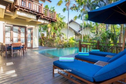 4 bedrooms Villa in South Kuta, Indonesia No. 23330 4