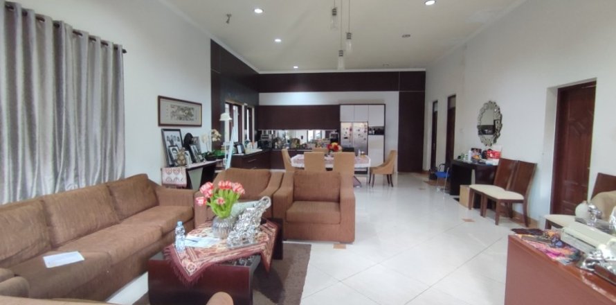 7 bedrooms House in Denpasar, Indonesia No. 23279