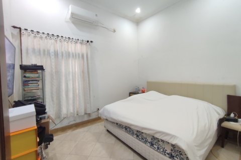 7 bedrooms House in Denpasar, Indonesia No. 23279 8