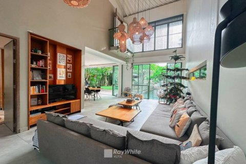 4 bedrooms Villa in Canggu, Indonesia No. 23380 1