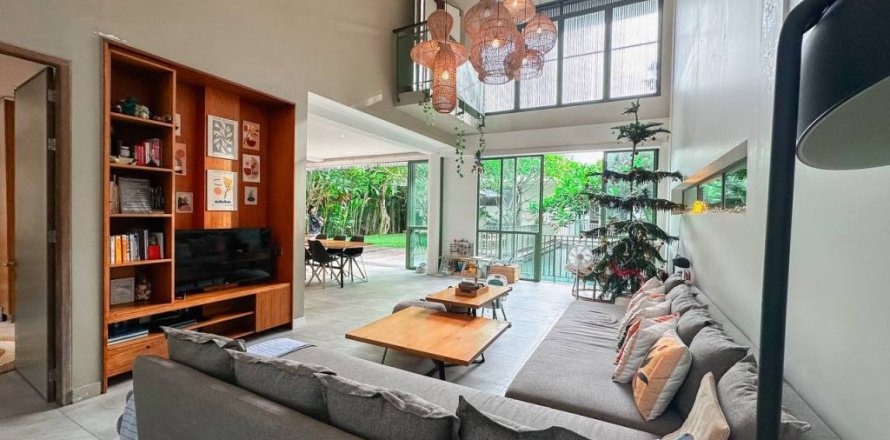 4 bedrooms Villa in Canggu, Indonesia No. 23380