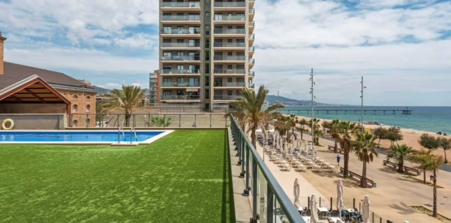 3 dormitorios Apartment en Badalona, Spain No. 25580