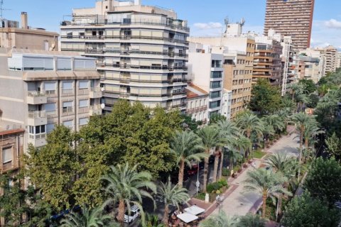 4 bedrooms Apartment in Alicante, Spain No. 27313 1