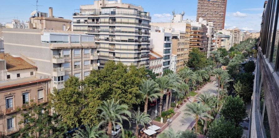 4 dormitorios Apartment en Alicante, Spain No. 27313