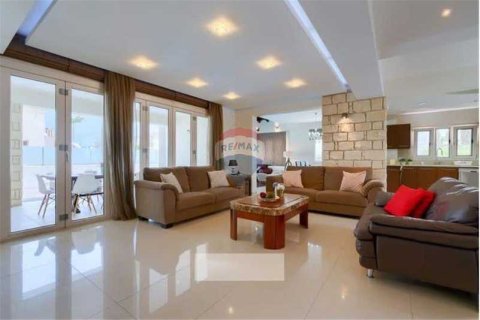 6 bedrooms Villa in Paphos, Cyprus No. 30587 6