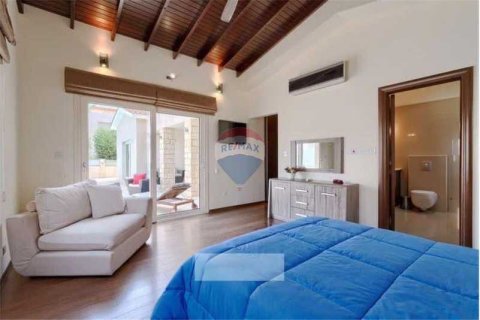 6 bedrooms Villa in Paphos, Cyprus No. 30587 12