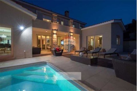 6 bedrooms Villa in Paphos, Cyprus No. 30587 2