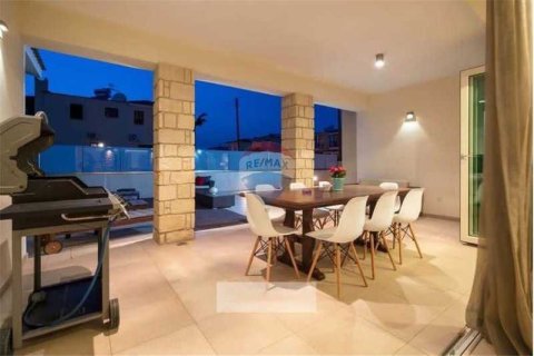 6 bedrooms Villa in Paphos, Cyprus No. 30587 3