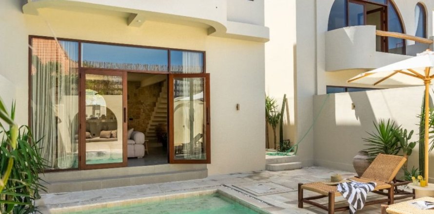 2 bedrooms Villa in Canggu, Indonesia No. 23472