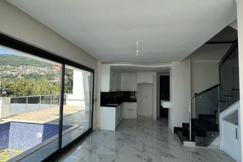 Вилла с 4 комнатами в Аланья, Турция №92495 14