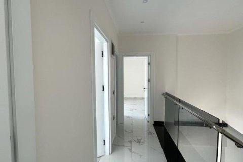 Вилла с 4 комнатами в Аланья, Турция №92495 30