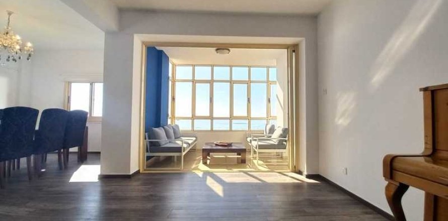 4 bedrooms Apartment in Limassol, Cyprus No. 43636