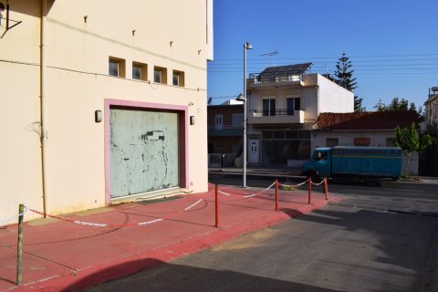 200m² Commercial property en Rethymno, Greece No. 59092 1