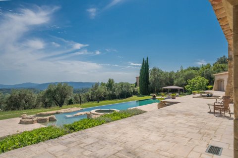 5 bedrooms Villa in Chateauneuf-Grasse, France No. 67228 9