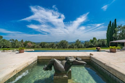 5 bedrooms Villa in Chateauneuf-Grasse, France No. 67228 4