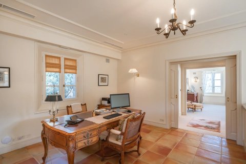 5 bedrooms Villa in Chateauneuf-Grasse, France No. 67228 29