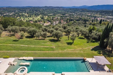 5 bedrooms Villa in Chateauneuf-Grasse, France No. 67228 10