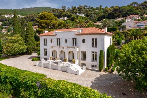 7 bedrooms Villa in Grasse, France No. 67237 2