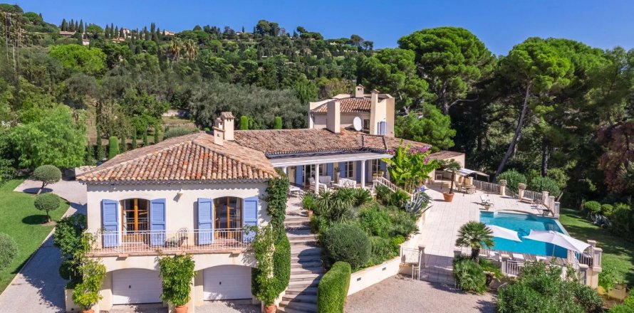 5 dormitorios House en Mougins, France No. 67227