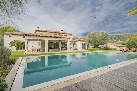 5 bedrooms Villa in Mougins, France No. 67238 2