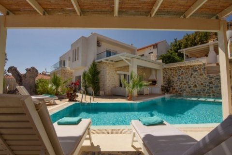 3 bedrooms Villa in Heraklion, Greece No. 24074 1