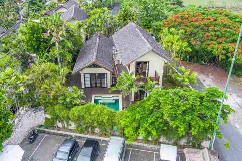 3 bedrooms Villa in South Kuta, Indonesia No. 23489 2