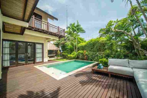 3 bedrooms Villa in South Kuta, Indonesia No. 23489 4