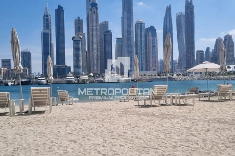 2 dormitorios Apartment en EMAAR Beachfront, UAE No. 7118 14