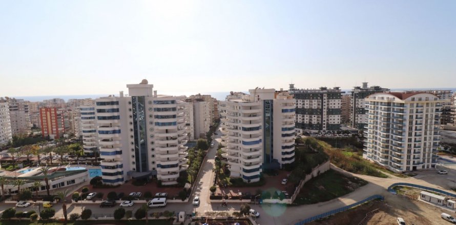 3+1 Penthouse en Mahmutlar, Turkey No. 13952